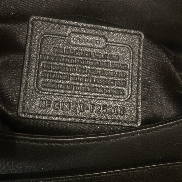 This is a GREAT BAG!!! Best COACH CROSSBODY BAG. Great CONDITION and GREAT PRICE - Picture 12 of 12